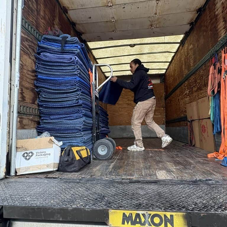 long distance moving packing moving truck in akron ohio